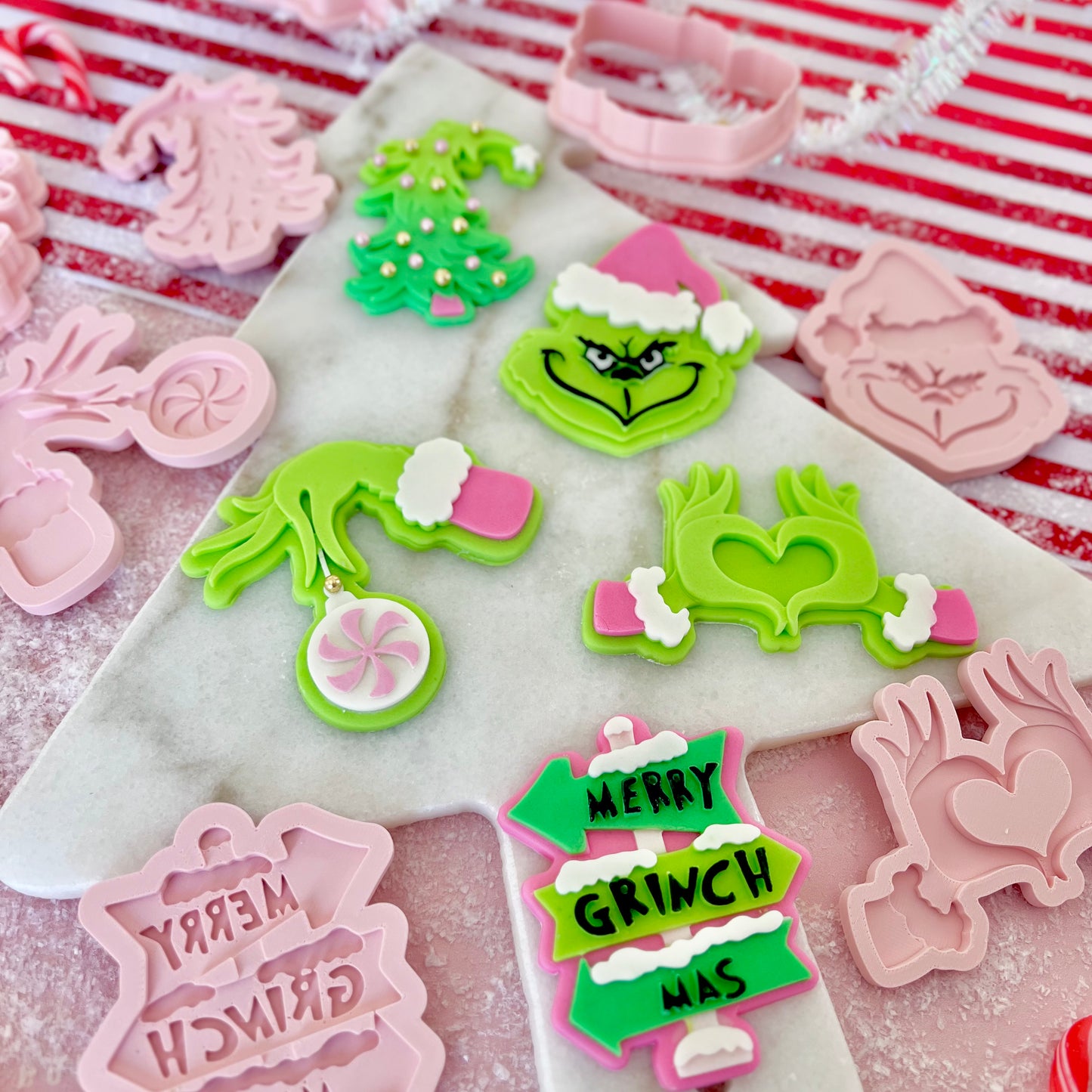 GRINCH HEART HANDS - MULTI POP EMBOSSER AND CUTTER