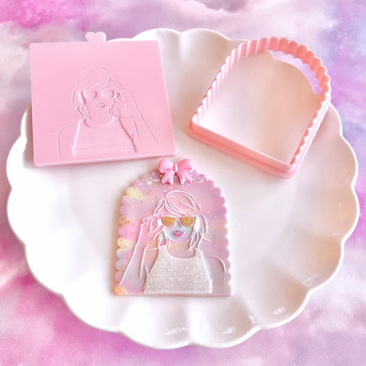 TAYLOR SWIFT - RAISED EMBOSSER