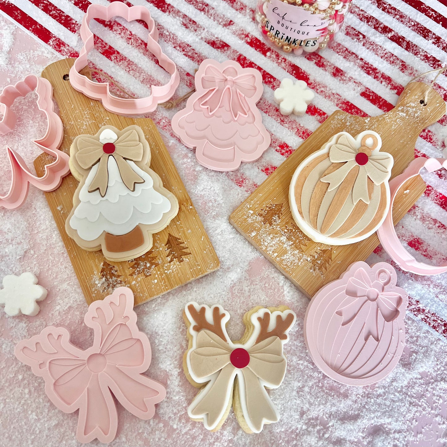 BAUBLE BOW - MULTI POP EMBOSSER AND CUTTER