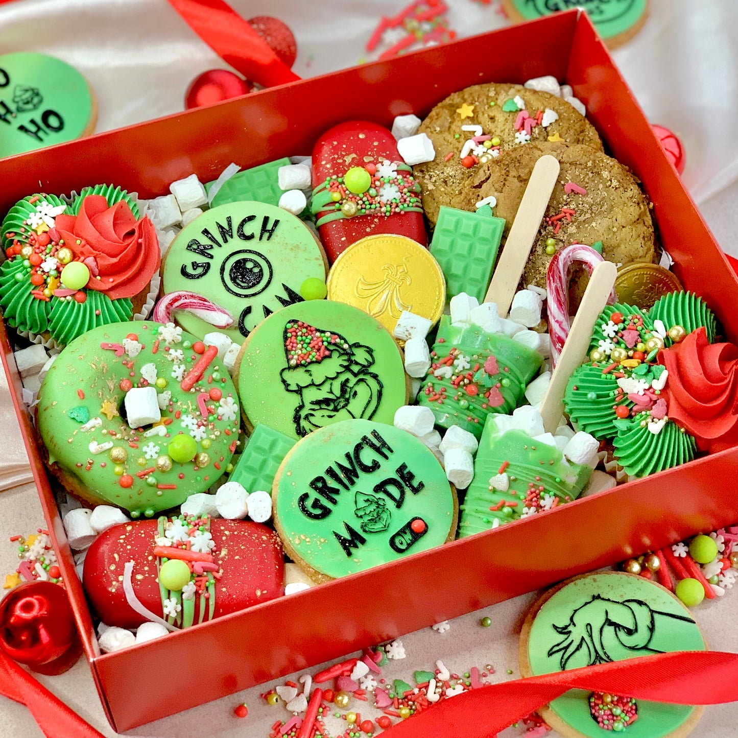 GRINCH FACE - RAISED EMBOSSER