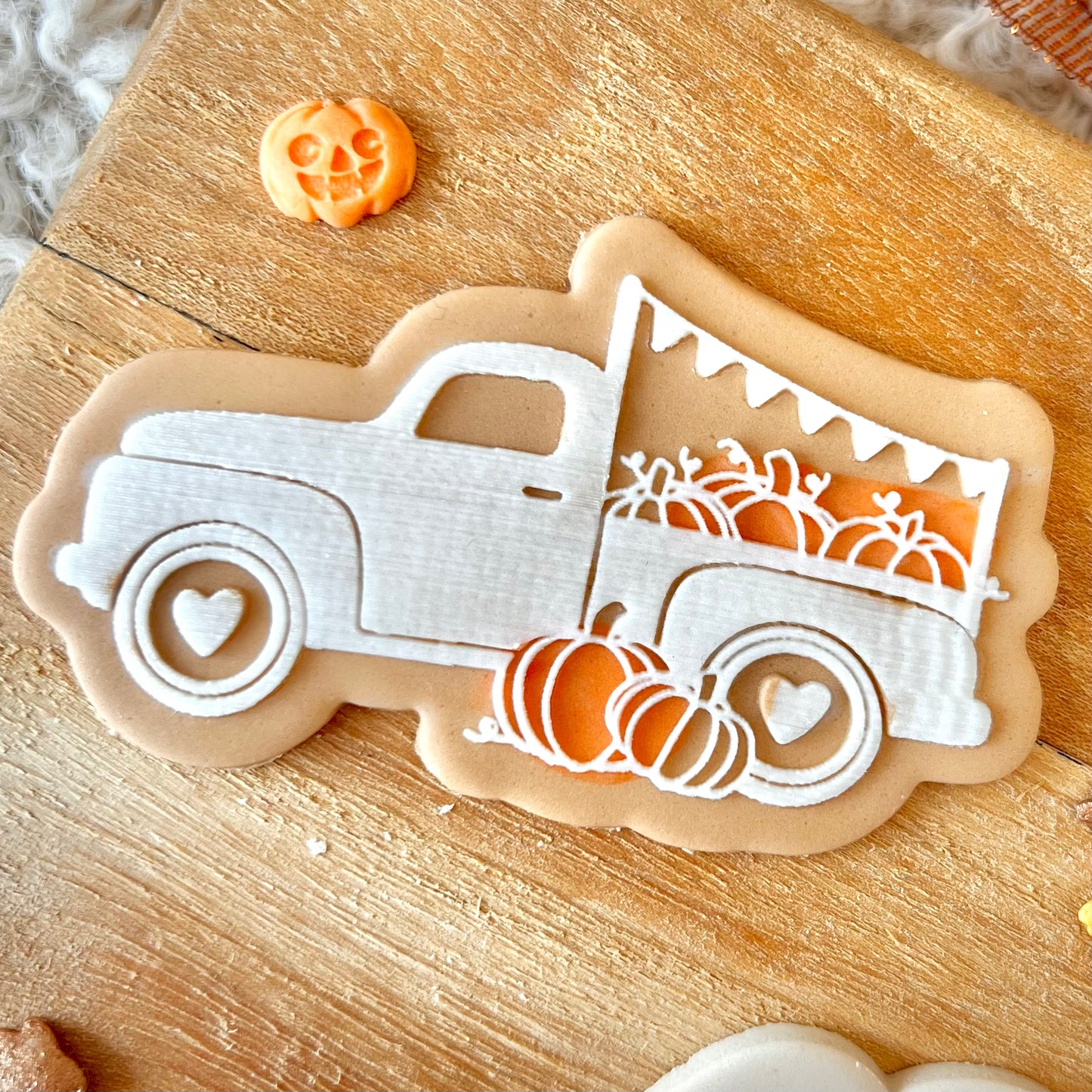 PUMPKIN TRUCK - RAISED EMBOSSER