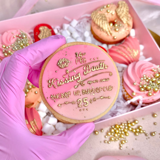 KISSING BOOTH - RAISED EMBOSSER