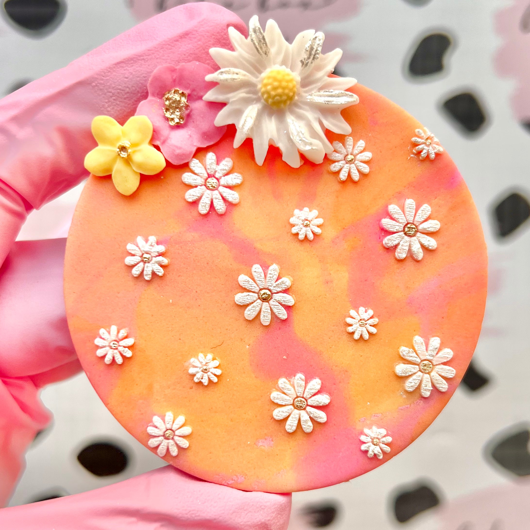 DAISY PATTERN RAISED EMBOSSER Bake Box Boutique