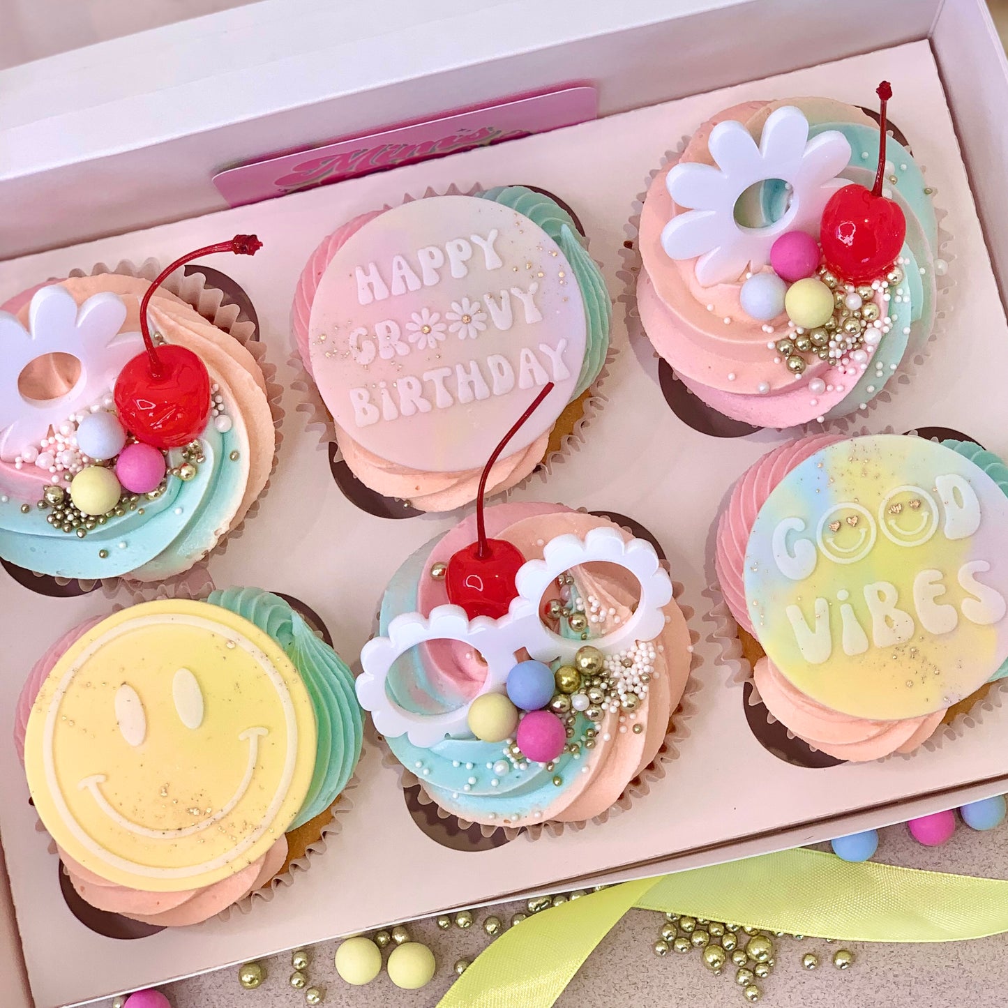 DAISY - CHARM TOPPER